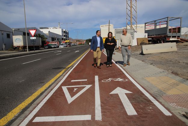 Carril bici con peatones